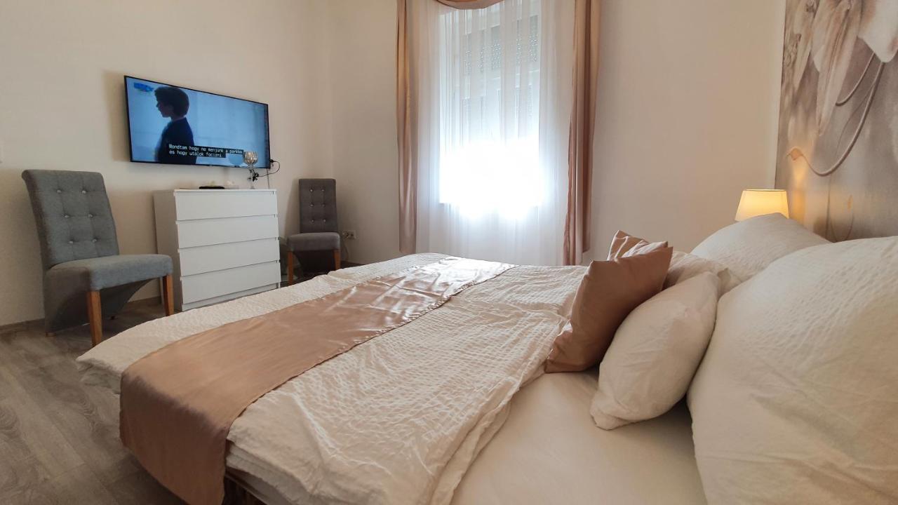 Villa Napsugar バラトンレッレ エクステリア 写真